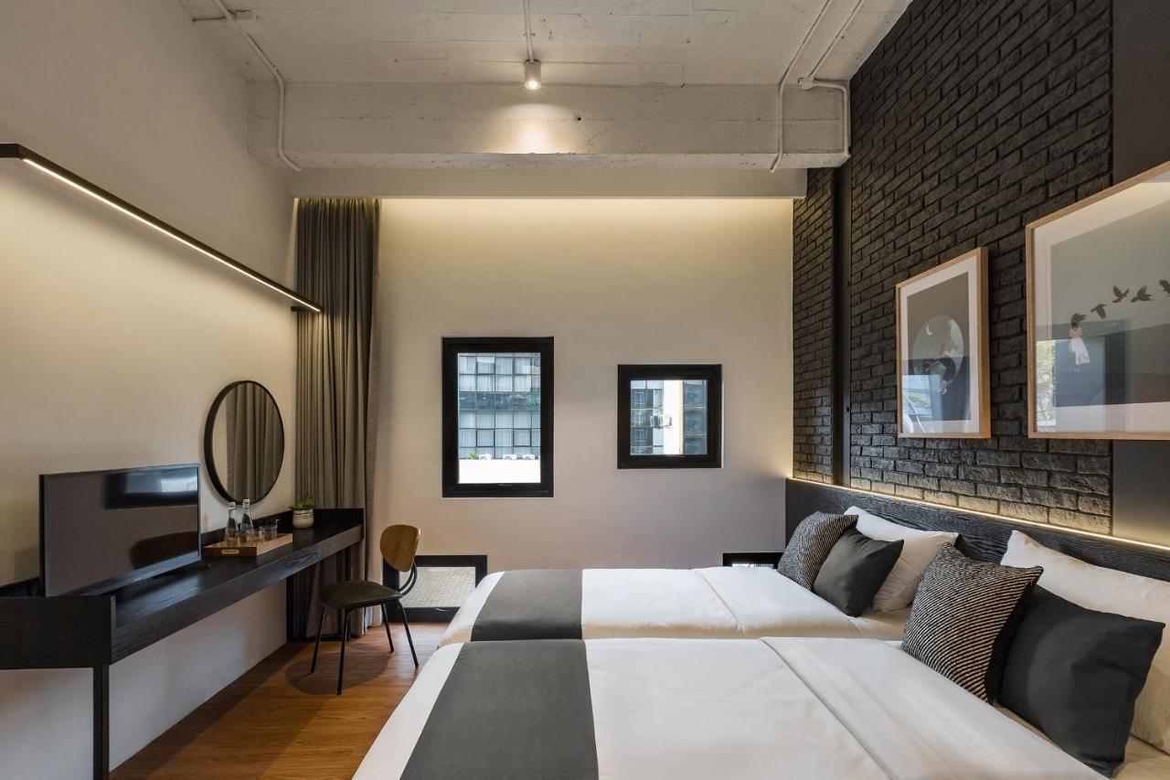 Qub Rooms Semarang Exterior foto