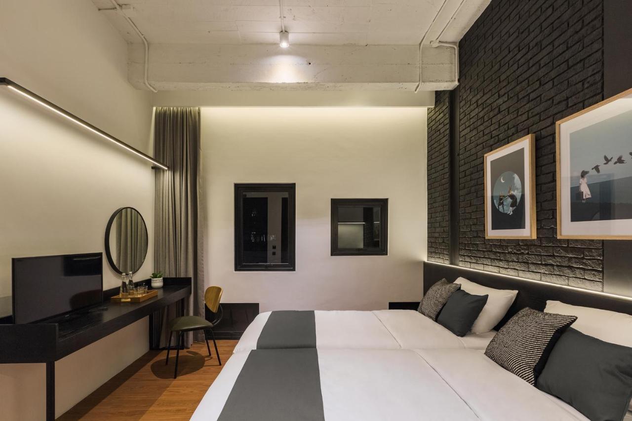 Qub Rooms Semarang Exterior foto
