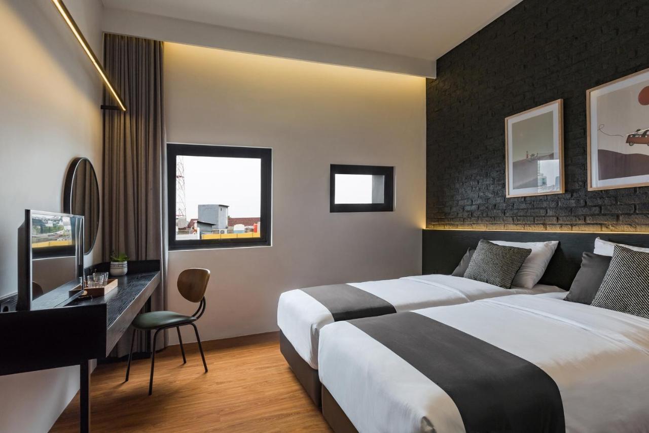 Qub Rooms Semarang Exterior foto