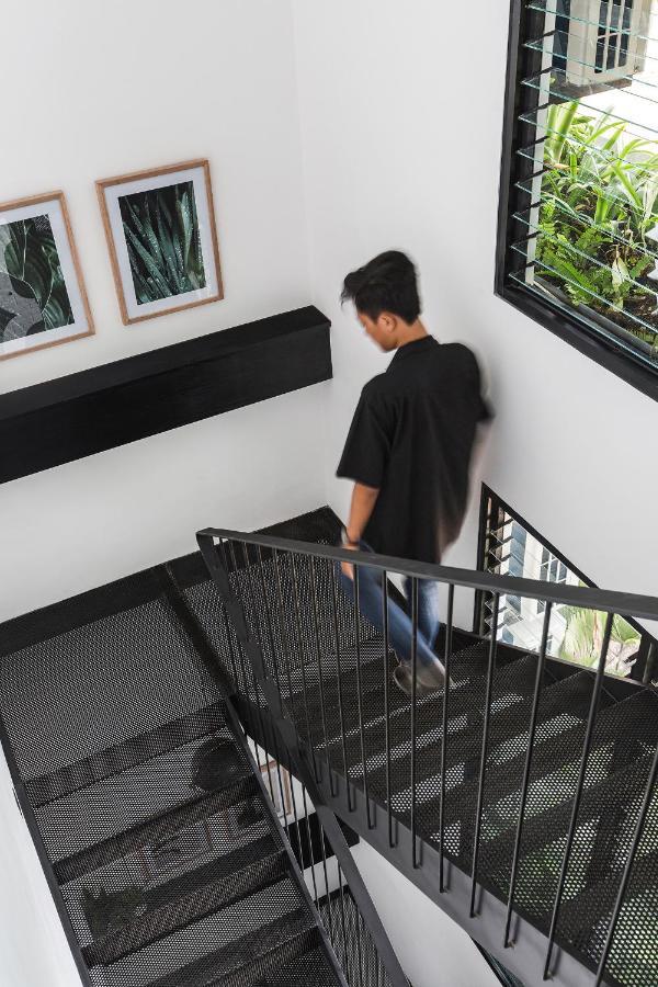 Qub Rooms Semarang Exterior foto